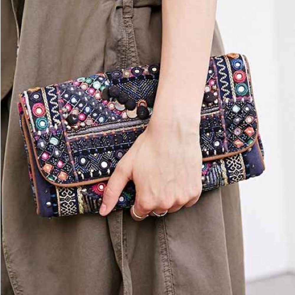 Ecote mirrored clutch